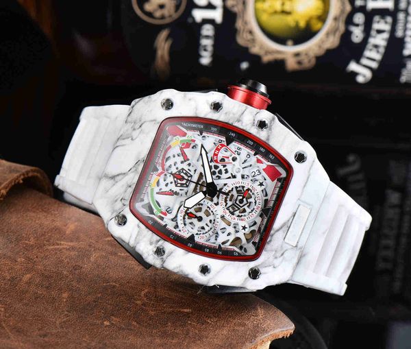 2022 wine barrel plastic case luxury men's watch display calendar pin buckle strap, Slivery;brown
2022 wine barrel plastic case luxury men's watch display calendar pin buckle strap, Slivery;brown