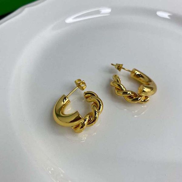 trendy stud accessory creative design hollow out simple lock shape earrings designer women jewelry gifts, Golden;silver 
trendy stud accessory creative design hollow out simple lock shape earrings designer women jewelry gifts, Golden;silver