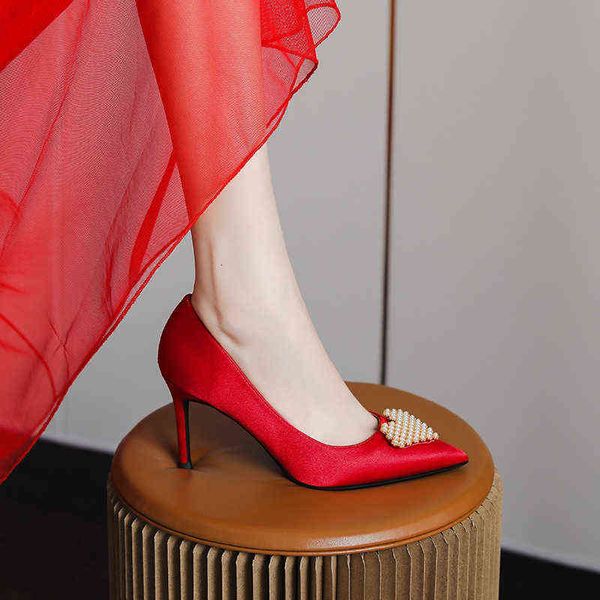 korean version 2022 silk and satin love pearl buckle high heel's thin heel pointed red bridal single shoes, Black
korean version 2022 silk and satin love pearl buckle high heel's thin heel pointed red bridal single shoes, Black