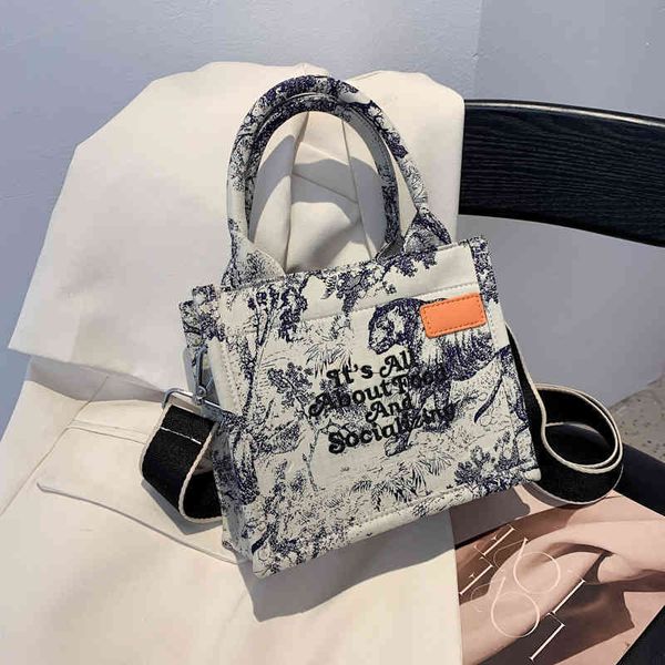 portable small square wide shoulder belt flower single shoulder messenger bag star same canvas women's bag
portable small square wide shoulder belt flower single shoulder messenger bag star same canvas women's bag