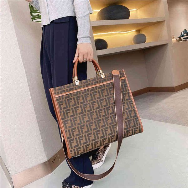 purses boutique women's bag new style style messenger bag large capacity, versatile, mature and style one shoulder
purses boutique women's bag new style style messenger bag large capacity, versatile, mature and style one shoulder