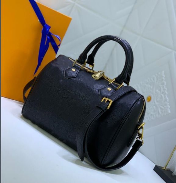 boston bags with lock designer sp eedy totes handbags shoulder crossbody bag women genuine leather bag monograms ladies purse pillow luxurys
boston bags with lock designer sp eedy totes handbags shoulder crossbody bag women genuine leather bag monograms ladies purse pillow luxurys