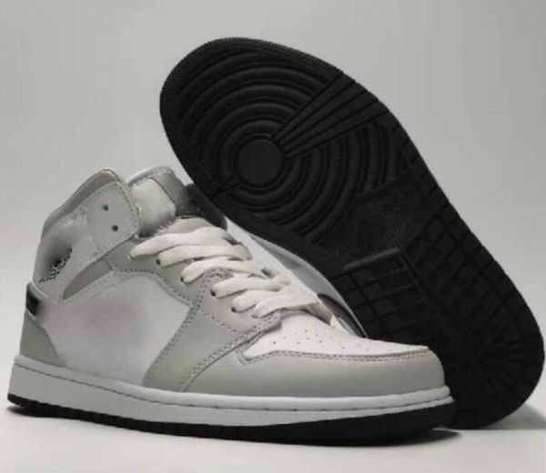 2022 mens jumpman 1 high og basketball shoes 1s university blue dark mocha lightning pollen hyper royal chicago shoe women sports sneakers t, Black
2022 mens jumpman 1 high og basketball shoes 1s university blue dark mocha lightning pollen hyper royal chicago shoe women sports sneakers t, Black
