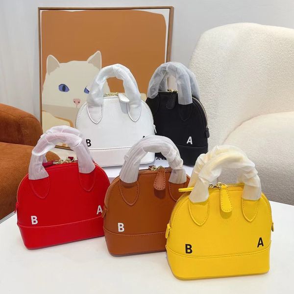 designers bags luxurys women handbag shoulder bags fashion lady wallet casual and versatile shell package 5 colors style very good nice
designers bags luxurys women handbag shoulder bags fashion lady wallet casual and versatile shell package 5 colors style very good nice
