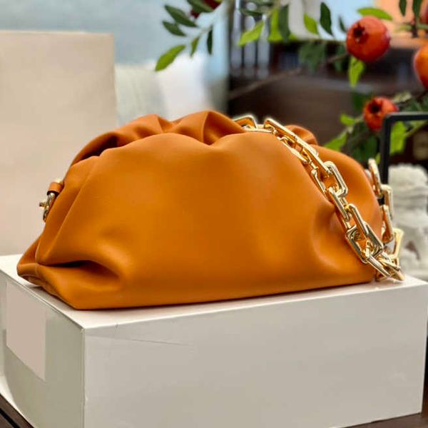 thick chain calfskin gold chain single shoulder messenger bag soft and comfortable cloud bags ladies designer hand evening bag
thick chain calfskin gold chain single shoulder messenger bag soft and comfortable cloud bags ladies designer hand evening bag