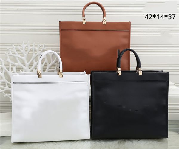 2022 handbag designer tote bag letter decoration shoulder bag large capacity men ladies universal leather
2022 handbag designer tote bag letter decoration shoulder bag large capacity men ladies universal leather