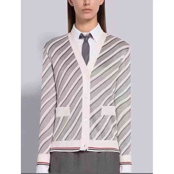 women's sweaters tb coat 5 specific twill v-neck cardigan, versatile autumn and summer air conditioning shirt, casual thin sunscreen sw, White;black
women's sweaters tb coat 5 specific twill v-neck cardigan, versatile autumn and summer air conditioning shirt, casual thin sunscreen sw, White;black