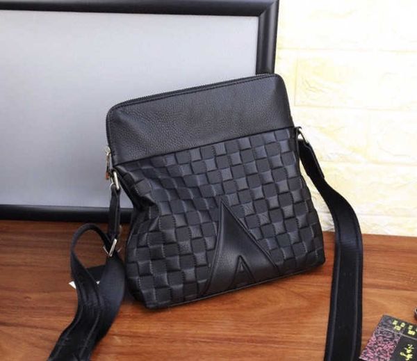 men's business casual shoulder bags designer plaid tote bags frosted cowhide with layer wrinkled leather brand messenger bags
men's business casual shoulder bags designer plaid tote bags frosted cowhide with layer wrinkled leather brand messenger bags
