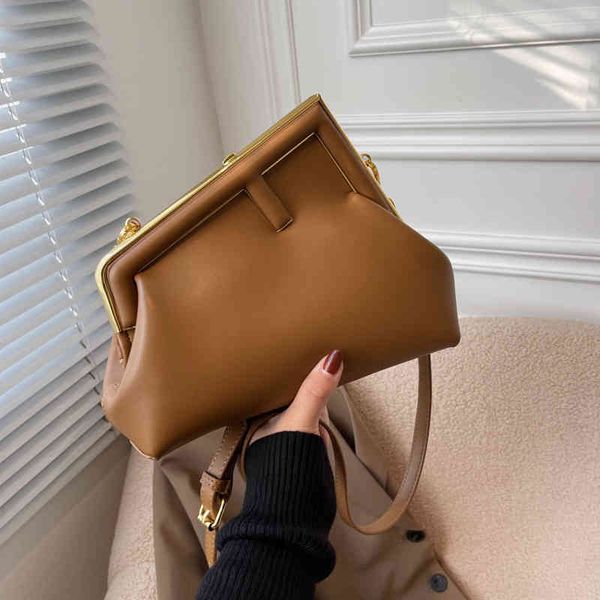handbags live broadcast new women's versatile waterproof shoulder personalized simple irregular messenger
handbags live broadcast new women's versatile waterproof shoulder personalized simple irregular messenger