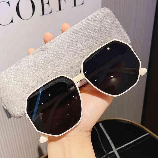 sunglasses 2022 polygon beige women's big face slim fashion men's korean plain glasses, White;black
sunglasses 2022 polygon beige women's big face slim fashion men's korean plain glasses, White;black