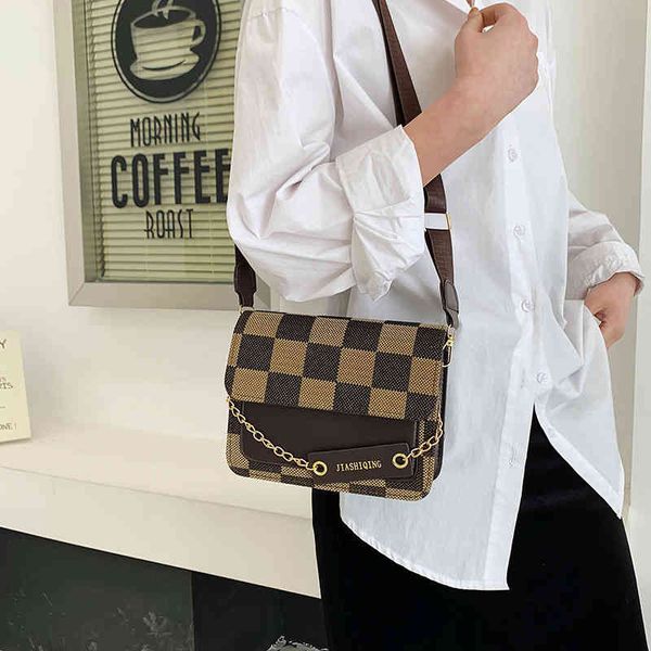 bags handbags 2022 women's color contrast high sense fashion versatile thousand bird checkered messenger single shoulder, Black;red
bags handbags 2022 women's color contrast high sense fashion versatile thousand bird checkered messenger single shoulder, Black;red