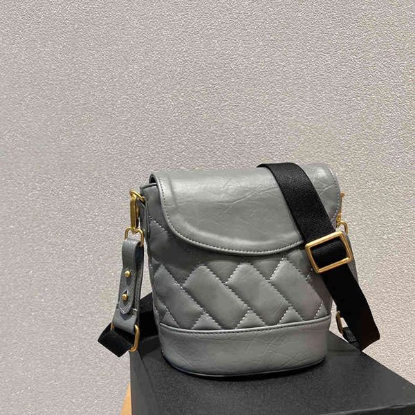 tote bag handbag classic plaid shoulder bags women designer vintage bucket messenger casual beach bag wallet 220816
tote bag handbag classic plaid shoulder bags women designer vintage bucket messenger casual beach bag wallet 220816