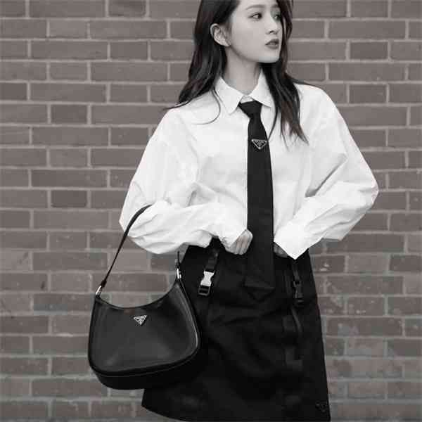 purse online half moon new armpit versatile one shoulder fashion women's handbag purse
purse online half moon new armpit versatile one shoulder fashion women's handbag purse