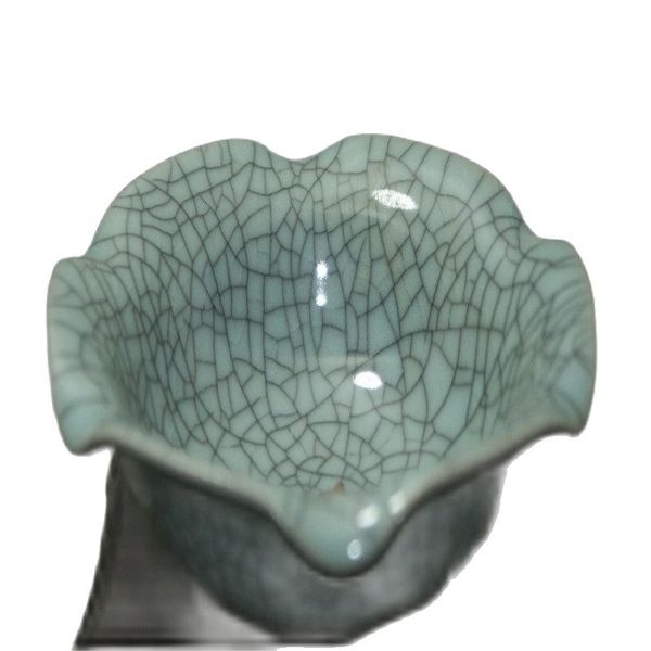 fine old china crackle glaze ceramic old porcelain lotus leaf form bowl, Silver 
fine old china crackle glaze ceramic old porcelain lotus leaf form bowl, Silver