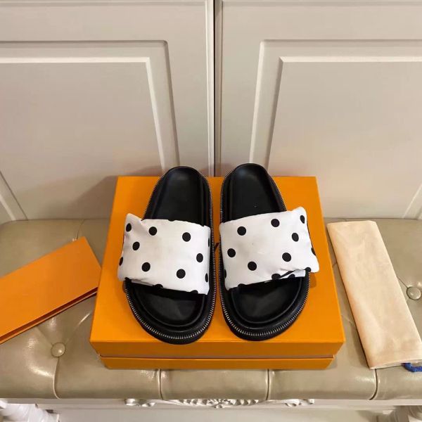 europe 2022 new pop star slippers with stylish multi-functional op38 summer polka dot stepping cloud bread comfortable breathable home leisu, Black
europe 2022 new pop star slippers with stylish multi-functional op38 summer polka dot stepping cloud bread comfortable breathable home leisu, Black