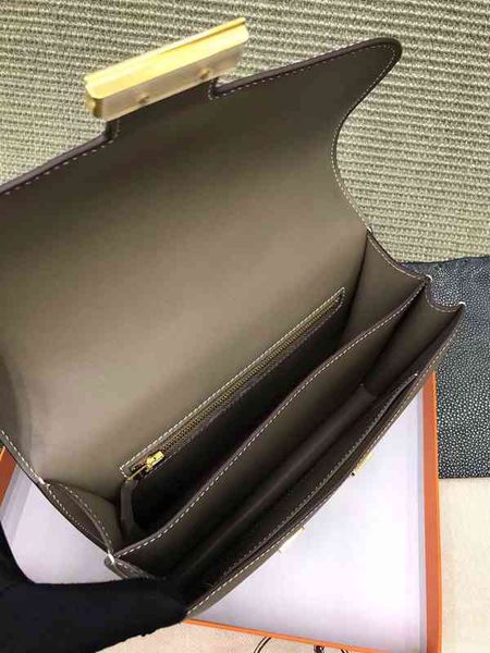 wholesales women bags button pattern leather single shoulder women's bag small handbags
wholesales women bags button pattern leather single shoulder women's bag small handbags
