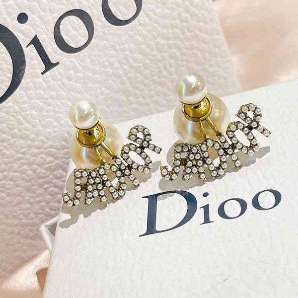 women's fashion personality trend new brand earrings wholesale home di ja diamond inlaid pearl simple temperament female, Silver 
women's fashion personality trend new brand earrings wholesale home di ja diamond inlaid pearl simple temperament female, Silver