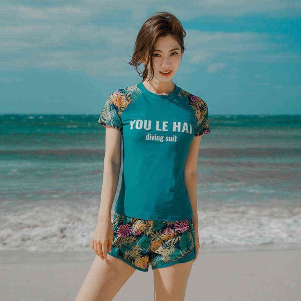 swimming suit women's split flat angle half sleeve diving surfing snorkeling big size cute student conservative, White;black
swimming suit women's split flat angle half sleeve diving surfing snorkeling big size cute student conservative, White;black