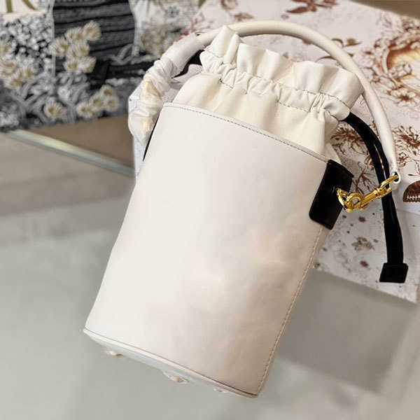 2022 barrel showecomfort01 spring festival brand crossbody bag case shape handbag mini pochetteclassic letter reversed coated cross body pur
2022 barrel showecomfort01 spring festival brand crossbody bag case shape handbag mini pochetteclassic letter reversed coated cross body pur