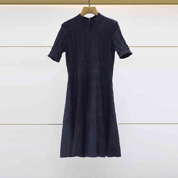 casual dresses fadan family light luxury early autumn women's jacquard knitted round neck short sleeve dress, Black;gray
casual dresses fadan family light luxury early autumn women's jacquard knitted round neck short sleeve dress, Black;gray