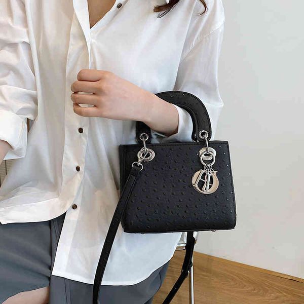 women's 2022 new single shoulder messenger bag fashion handbag high sense ostrich pattern diana bag luxury designer
women's 2022 new single shoulder messenger bag fashion handbag high sense ostrich pattern diana bag luxury designer