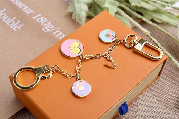 luxurys designer keychain classic brand key buckle flower letter key chain bag ring handmade keychains men women bags pendant multiple colou, Silver
luxurys designer keychain classic brand key buckle flower letter key chain bag ring handmade keychains men women bags pendant multiple colou, Silver