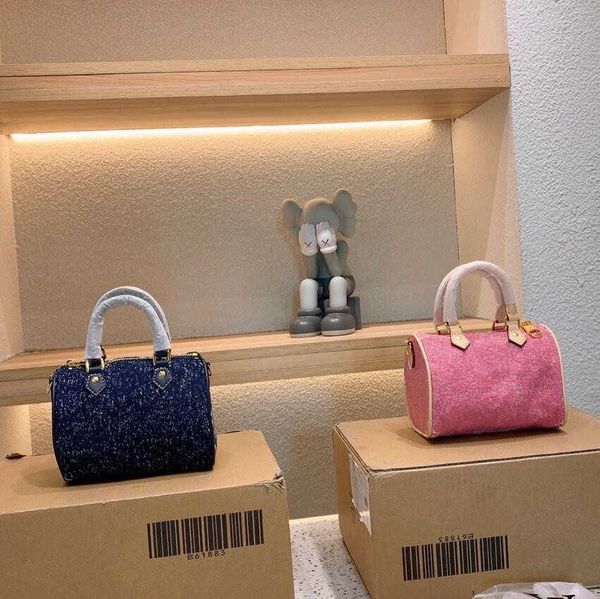 new luxury design women mini handbag speedy nano shoulder bag fashion crossbody denim
new luxury design women mini handbag speedy nano shoulder bag fashion crossbody denim