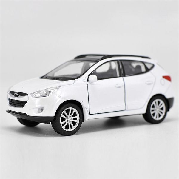 diecast model cars 136 hyundai tucson ix35 suv athletic metal toy alloy car die-casting and toy car car collection model2821
diecast model cars 136 hyundai tucson ix35 suv athletic metal toy alloy car die-casting and toy car car collection model2821