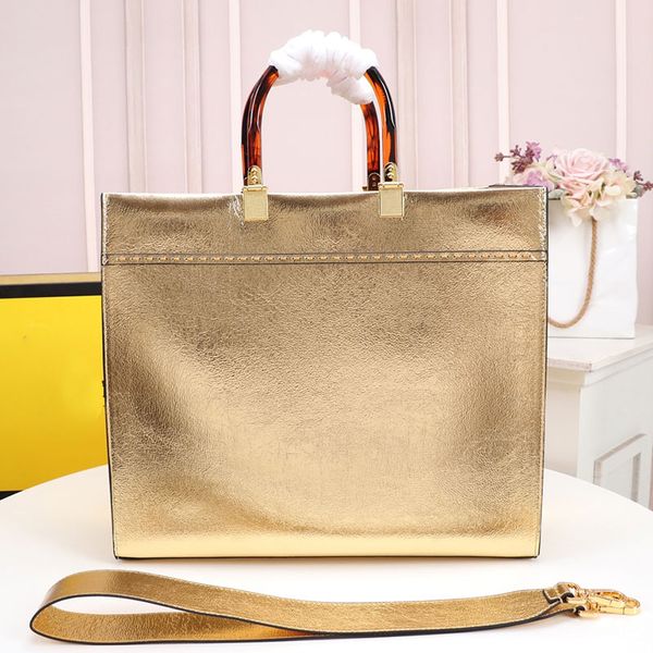 original luxury shopping bags italian leather hand-held messenger bag small amber double handle designer bag retro style letter logo size 36
original luxury shopping bags italian leather hand-held messenger bag small amber double handle designer bag retro style letter logo size 36