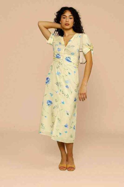 casual dresses spring and summer french pastoral v-neck single breasted bow tie broken flower dress, Black;gray
casual dresses spring and summer french pastoral v-neck single breasted bow tie broken flower dress, Black;gray