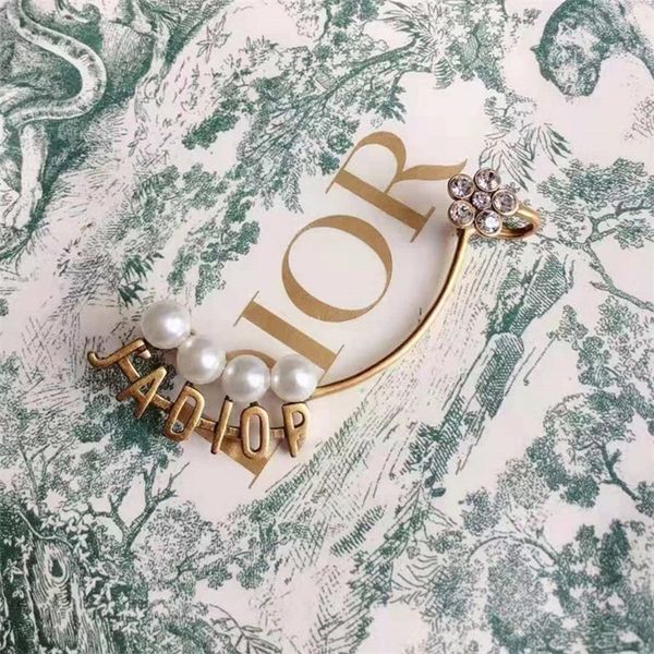 80% off clearance high-end version earrings women's pearl letters light luxury fashion earrings, Golden
80% off clearance high-end version earrings women's pearl letters light luxury fashion earrings, Golden