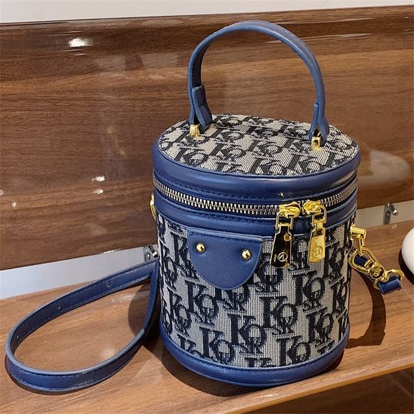 outlet messenger bag female autumn and winter new versatile hand sling one shoulder small bucket sale_1fmo
outlet messenger bag female autumn and winter new versatile hand sling one shoulder small bucket sale_1fmo