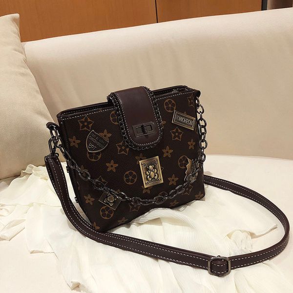 fashion ladies bag women's new 2022 winter popular small messenger chain bucket designer bags for women handbags wholesale
fashion ladies bag women's new 2022 winter popular small messenger chain bucket designer bags for women handbags wholesale