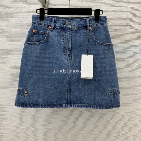skirts women's hardware accessories side double letter metal decoration high waist thin a-shaped denim skirt, Black
skirts women's hardware accessories side double letter metal decoration high waist thin a-shaped denim skirt, Black
