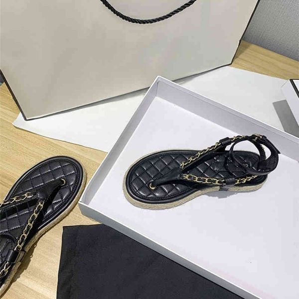 sandals xiaoxiangfeng chain in the summer of rhombic lattice clip toe foot ring a-line buckle straw woven rope thick bottom cool drag, Black
sandals xiaoxiangfeng chain in the summer of rhombic lattice clip toe foot ring a-line buckle straw woven rope thick bottom cool drag, Black