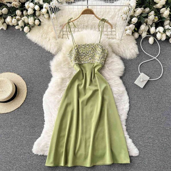 casual dresses french super fairy small fresh three-dimensional flower design dress with a thin square neck at the waist and a-shaped skirt, Black;gray
casual dresses french super fairy small fresh three-dimensional flower design dress with a thin square neck at the waist and a-shaped skirt, Black;gray