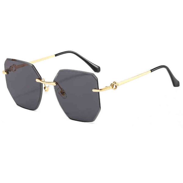 new sunglasses frameless cut edge women's ocean brand designer luxury fashion sun glasses, White;black
new sunglasses frameless cut edge women's ocean brand designer luxury fashion sun glasses, White;black