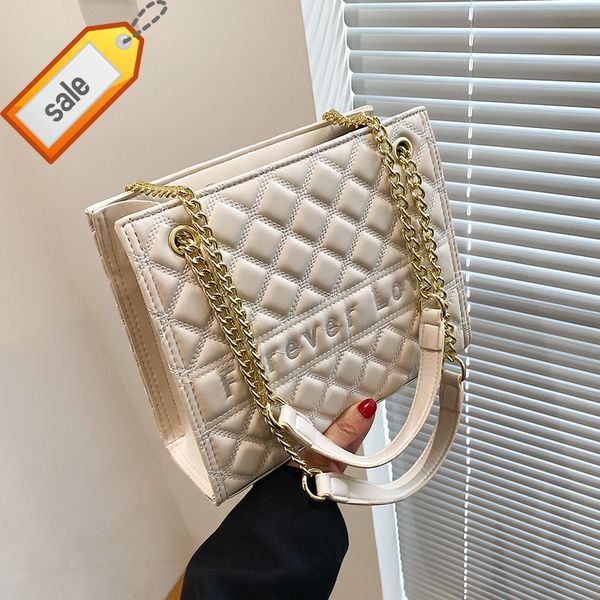 lingge chain autumn 2022 new fashion red capacity ladies tassel shoulder bag large letter handbag casual factory outlet
lingge chain autumn 2022 new fashion red capacity ladies tassel shoulder bag large letter handbag casual factory outlet