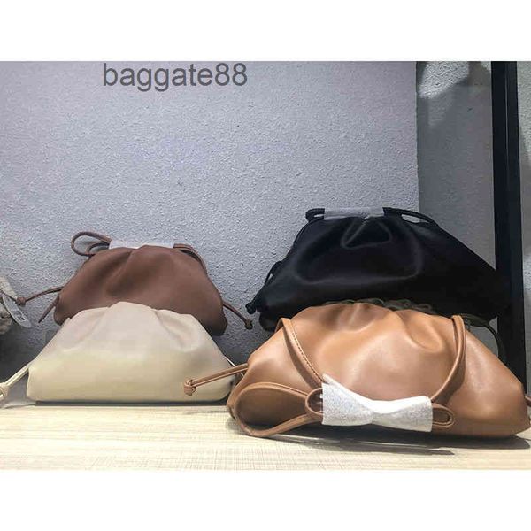 bags designer venetabottegas handbags cloud bags mini dumpling one shoulder cross soft leather
bags designer venetabottegas handbags cloud bags mini dumpling one shoulder cross soft leather