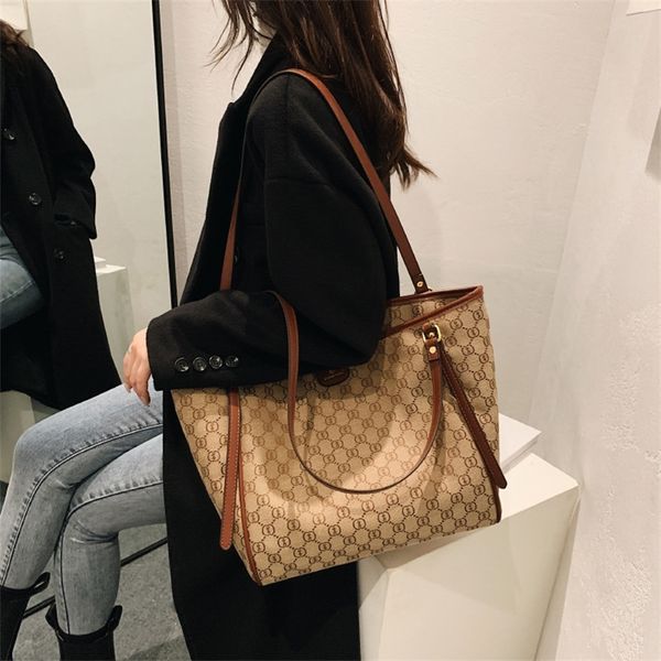 new large capacity bag portable small crowd versatile tote bag high sense sling one shoulder messenger s_model2w1y
new large capacity bag portable small crowd versatile tote bag high sense sling one shoulder messenger s_model2w1y