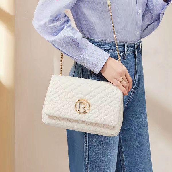 2022 new shoulder bag lingge chain leather fashion small fragrance women's casual versatile
2022 new shoulder bag lingge chain leather fashion small fragrance women's casual versatile