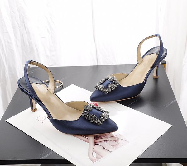 women fashion pointed toe sandals with rhinestone high heels and exquisite appearance, Black
women fashion pointed toe sandals with rhinestone high heels and exquisite appearance, Black