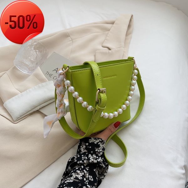the factory directly diana dign pearl 2022 new fashion foreign style broadband msenger women's bag
the factory directly diana dign pearl 2022 new fashion foreign style broadband msenger women's bag