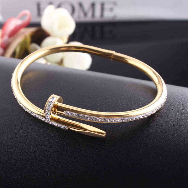 titanium steel bangle valentine's day bracelet 1 line full diamond cuff women 5.8cm fashion jewelry for lover gift no box, Black
titanium steel bangle valentine's day bracelet 1 line full diamond cuff women 5.8cm fashion jewelry for lover gift no box, Black