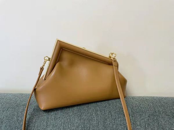 ladies bag high-end custom quality single shoulder crossbody bag fashion leisure and entertainment genuine leathe 35211352
ladies bag high-end custom quality single shoulder crossbody bag fashion leisure and entertainment genuine leathe 35211352