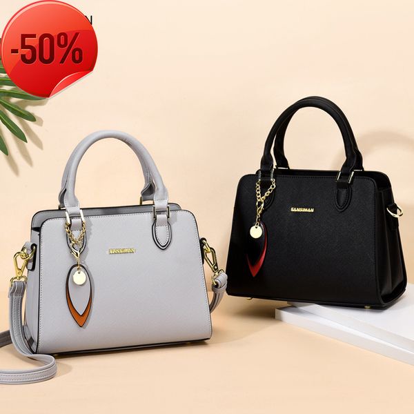 luxury designerversman commuter messenger women's 2022 new fashion foreign style diana bag one shoulder handbag large capacity
luxury designerversman commuter messenger women's 2022 new fashion foreign style diana bag one shoulder handbag large capacity