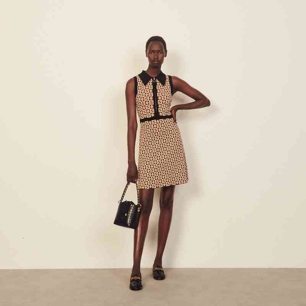 casual dresses french s family's autumn and winter women's wear clover sleeveless knitted dress, Black;gray
casual dresses french s family's autumn and winter women's wear clover sleeveless knitted dress, Black;gray