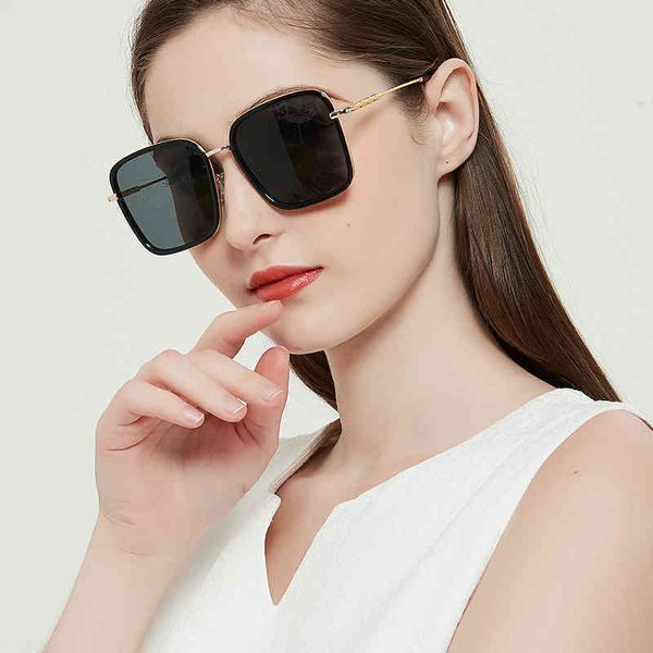 new fashion box sunglass women's metal mh red sunglass fashion wear with frame glass, White;black
new fashion box sunglass women's metal mh red sunglass fashion wear with frame glass, White;black