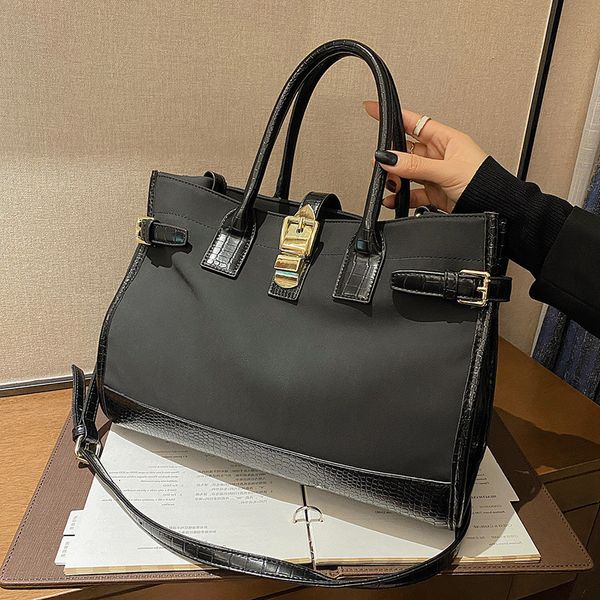 new designer bags 2022 fashion shoulder women's korean simple casual messenger tote large capacity versatile
new designer bags 2022 fashion shoulder women's korean simple casual messenger tote large capacity versatile