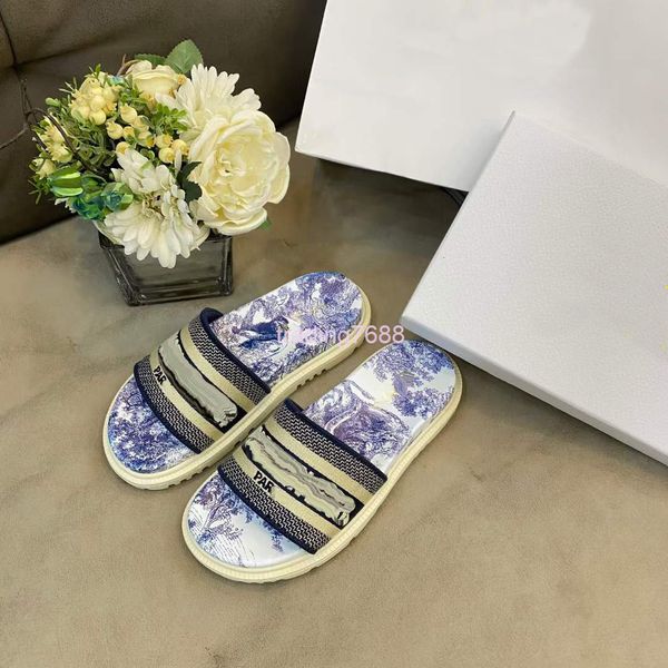 slippers d family letter embroidered thick soled slippers spring flip flops wear printed fashion versatile sandals women, Black
slippers d family letter embroidered thick soled slippers spring flip flops wear printed fashion versatile sandals women, Black